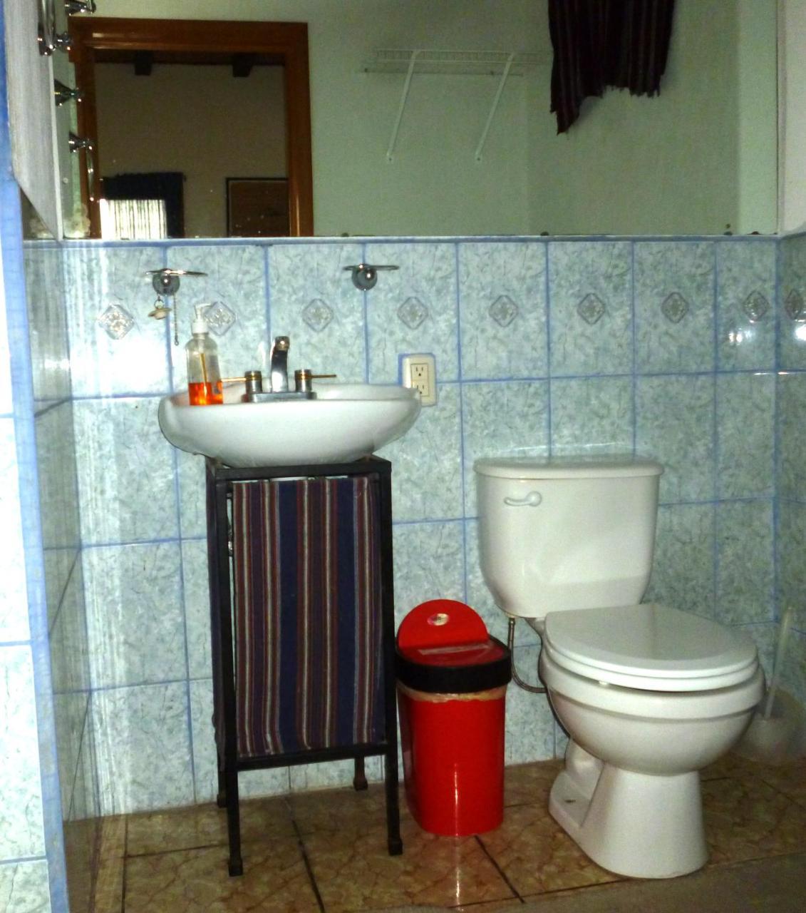 Posada Los Encuentros Panajachel Exteriör bild