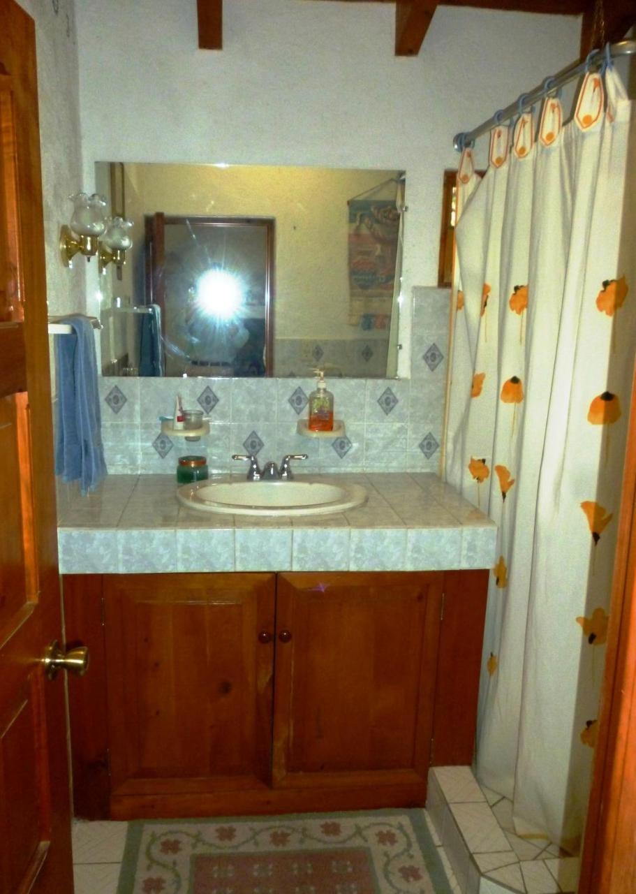 Posada Los Encuentros Panajachel Exteriör bild